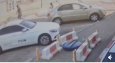 معلّم مدرسة من طمرة يعتدي على طفلته بالشارع